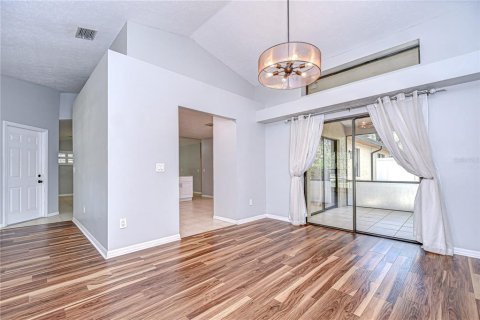 House in Brandon, Florida 5 bedrooms, 267.56 sq.m. № 1808226 - photo 7