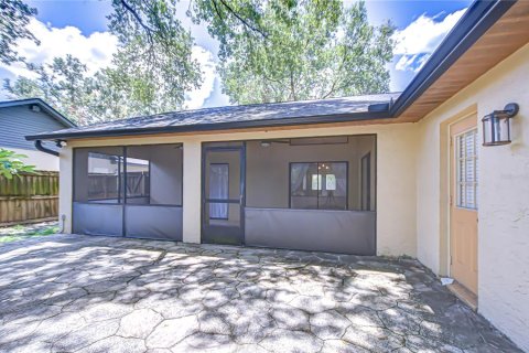 House in Brandon, Florida 5 bedrooms, 267.56 sq.m. № 1808226 - photo 25
