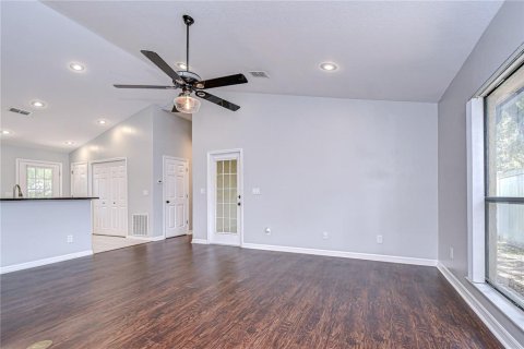 House in Brandon, Florida 5 bedrooms, 267.56 sq.m. № 1808226 - photo 29