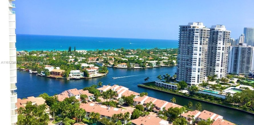 Condo à Aventura, Floride, 2 chambres № 1754398