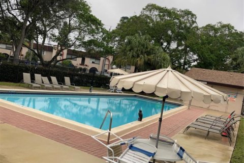 Casa en venta en Sunrise, Florida, 2 dormitorios, 112.13 m2 № 945325 - foto 1