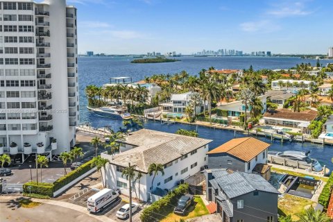 Купить коммерческую недвижимость в Норт-Майами, Флорида № 2034548 - фото 4