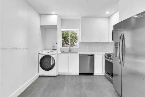 Купить коммерческую недвижимость в Норт-Майами, Флорида № 2034548 - фото 18