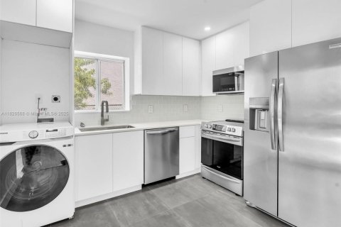 Купить коммерческую недвижимость в Норт-Майами, Флорида № 2034548 - фото 15