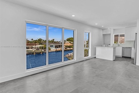 Купить коммерческую недвижимость в Норт-Майами, Флорида № 2034548 - фото 30