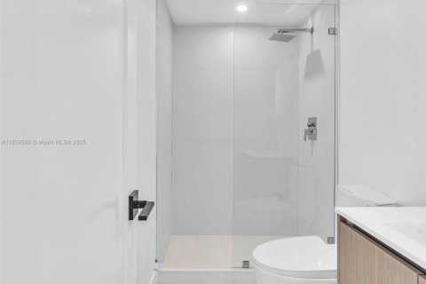 Купить коммерческую недвижимость в Норт-Майами, Флорида № 2034548 - фото 20