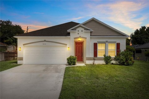 Casa en venta en Saint Lucie, Florida, 4 dormitorios, 184.41 m2 № 2386235 - foto 2
