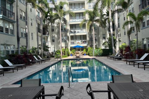 Condo in Fort Lauderdale, Florida, 2 bedrooms  № 1843984 - photo 6