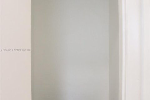 Commercial property in Miami, Florida 1 bedroom, 20.44 sq.m. № 2246688 - photo 8