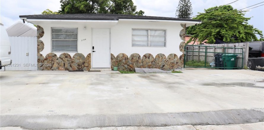 Commercial property in Miami, Florida 1 bedroom, 20.44 sq.m. № 2246688