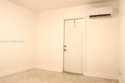 Commercial property in Miami, Florida 1 bedroom, 20.44 sq.m. № 2246688 - photo 6