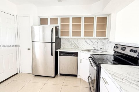 Condominio en venta en Miami, Florida, 1 dormitorio, 88.63 m2 № 1852322 - foto 17