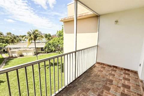 Condominio en venta en Miami, Florida, 1 dormitorio, 88.63 m2 № 1852322 - foto 1