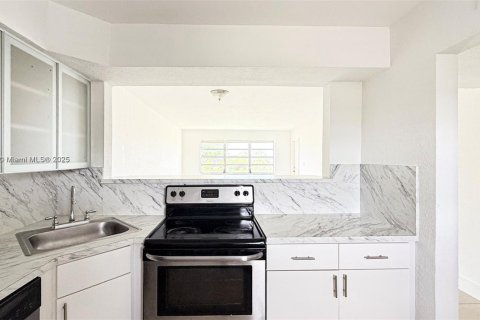 Condominio en venta en Miami, Florida, 1 dormitorio, 88.63 m2 № 1852322 - foto 15