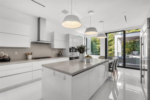 Villa ou maison à louer à Bal Harbour, Floride: 7 chambres, 573.11 m2 № 1946423 - photo 25