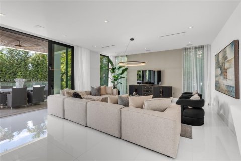 Villa ou maison à louer à Bal Harbour, Floride: 7 chambres, 573.11 m2 № 1946423 - photo 19