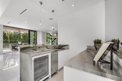 Villa ou maison à louer à Bal Harbour, Floride: 7 chambres, 573.11 m2 № 1946423 - photo 14