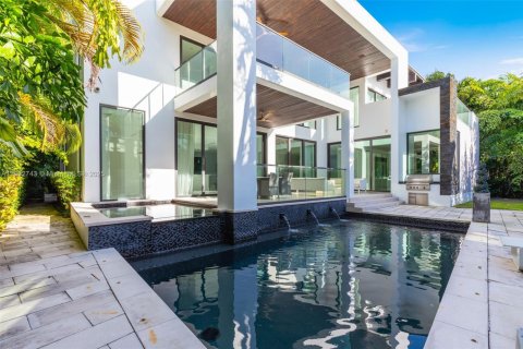 Villa ou maison à louer à Bal Harbour, Floride: 7 chambres, 573.11 m2 № 1946423 - photo 7