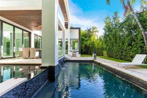 Villa ou maison à louer à Bal Harbour, Floride: 7 chambres, 573.11 m2 № 1946423 - photo 3