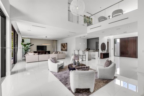 Villa ou maison à louer à Bal Harbour, Floride: 7 chambres, 573.11 m2 № 1946423 - photo 15