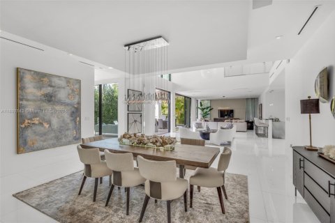 Villa ou maison à louer à Bal Harbour, Floride: 7 chambres, 573.11 m2 № 1946423 - photo 17