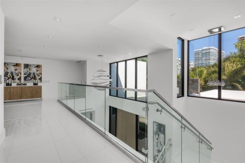 Villa ou maison à louer à Bal Harbour, Floride: 7 chambres, 573.11 m2 № 1946423 - photo 30