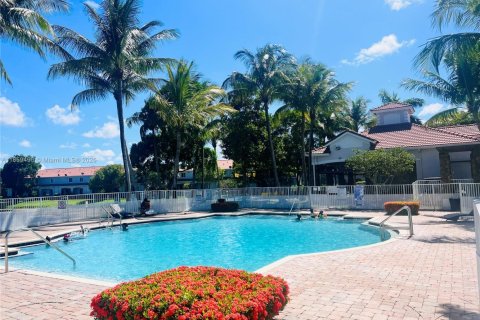 Townhouse in Miramar, Florida 3 bedrooms, 132.2 sq.m. № 1887648 - photo 3