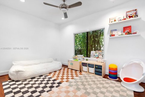 House in Miami, Florida 4 bedrooms, 286.7 sq.m. № 2087918 - photo 18