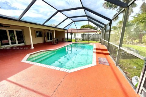 Снять в аренду виллу или дом в Корал-Спрингс, Флорида 3 спальни, 189.71м2, № 1992716 - фото 10