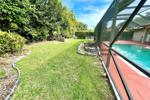 Снять в аренду виллу или дом в Корал-Спрингс, Флорида 3 спальни, 189.71м2, № 1992716 - фото 30