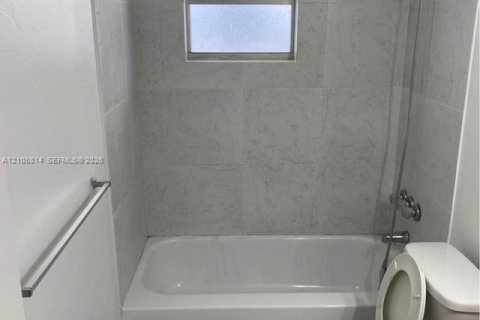 Copropriété à louer à Margate, Floride: 2 chambres, 92.9 m2 № 2423319 - photo 7