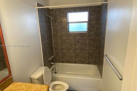 Copropriété à louer à Margate, Floride: 2 chambres, 92.9 m2 № 2423319 - photo 10
