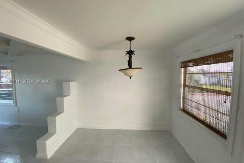 Copropriété à louer à Margate, Floride: 2 chambres, 92.9 m2 № 2423319 - photo 3