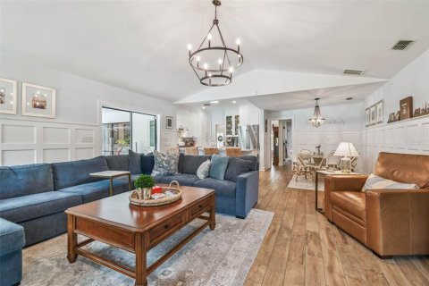Villa ou maison à vendre à Tampa, Floride: 4 chambres, 230.4 m2 № 1883466 - photo 5