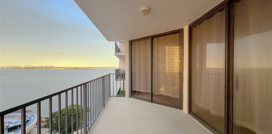 Condo in Miami, Florida, 1 bedroom  № 2393260
