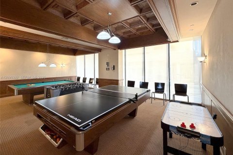 Condo in Miami, Florida, 1 bedroom  № 2393260 - photo 25