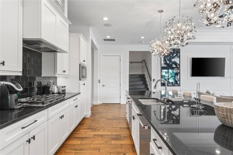 Casa en venta en Kissimmee, Florida, 11 dormitorios, 797.1 m2 № 2291786 - foto 13