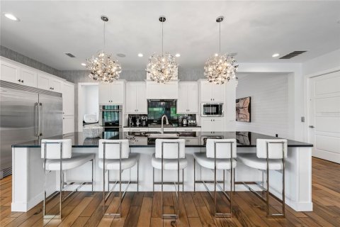 Casa en venta en Kissimmee, Florida, 11 dormitorios, 797.1 m2 № 2291786 - foto 11