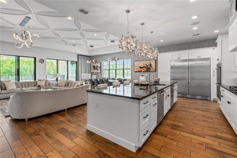 Casa en venta en Kissimmee, Florida, 11 dormitorios, 797.1 m2 № 2291786 - foto 10