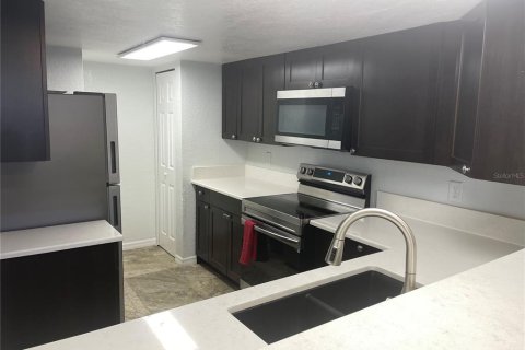 Copropriété à vendre à Tampa, Floride: 2 chambres, 84.73 m2 № 2197465 - photo 10