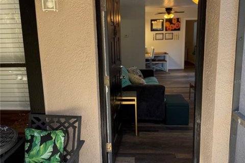 Copropriété à vendre à Tampa, Floride: 2 chambres, 84.73 m2 № 2197465 - photo 3