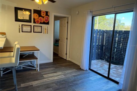 Copropriété à vendre à Tampa, Floride: 2 chambres, 84.73 m2 № 2197465 - photo 12