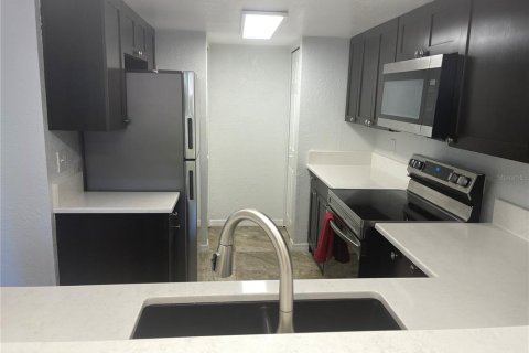 Copropriété à vendre à Tampa, Floride: 2 chambres, 84.73 m2 № 2197465 - photo 11