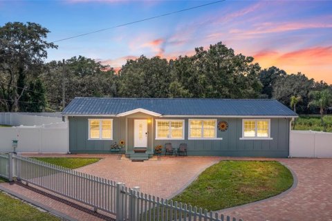 Casa en Lutz, Florida 4 dormitorios, 188.96 m2 № 2386557