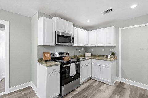 Casa en venta en Lutz, Florida, 4 dormitorios, 188.96 m2 № 2386557 - foto 11