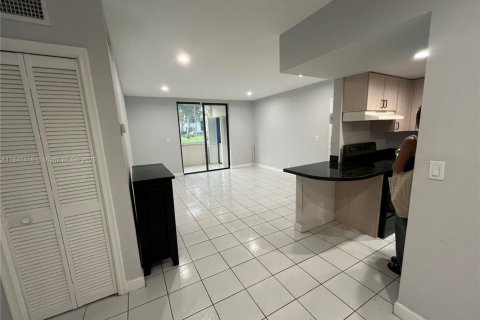 Condo in Coral Springs, Florida, 1 bedroom  № 1845808 - photo 20