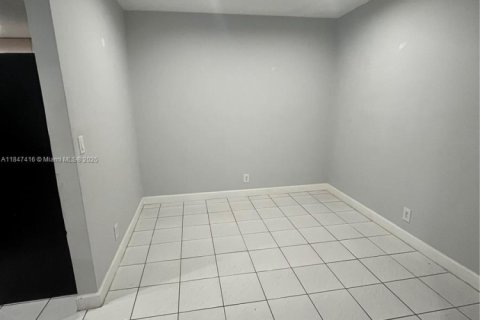 Condo in Coral Springs, Florida, 1 bedroom  № 1845808 - photo 27