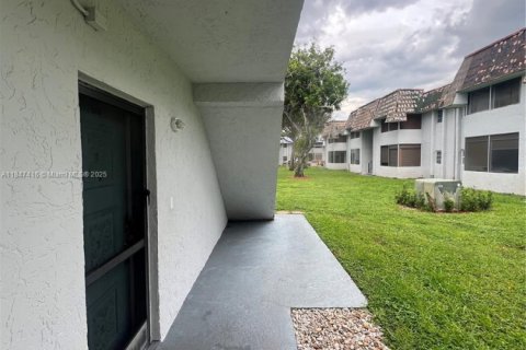 Condo in Coral Springs, Florida, 1 bedroom  № 1845808 - photo 3