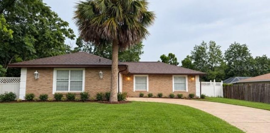Touwnhouse à Deltona, Floride 3 chambres, 160.54 m2 № 2360517