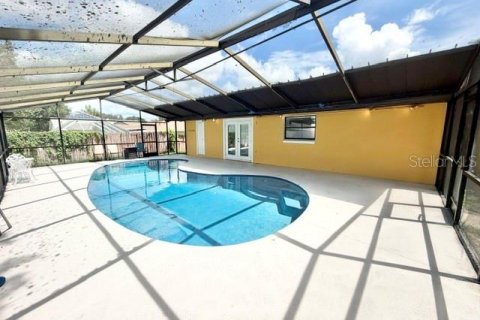 Touwnhouse à louer à Deltona, Floride: 3 chambres, 160.54 m2 № 2360517 - photo 15